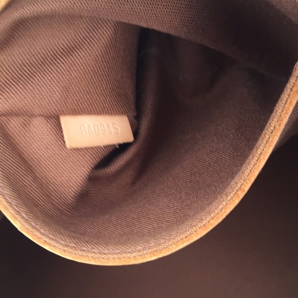 Louis Vuitton Alma Bag - Picture 7 of 8